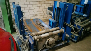 Bild zu Aufgabestation für Rollenbahn mit Lift DEMAG 