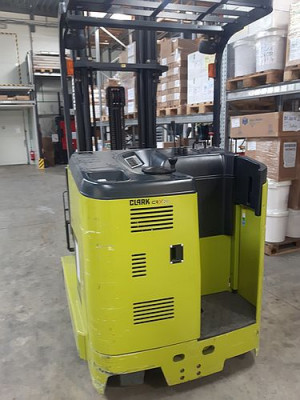 Bild zu Elektro-Regal-Stapler  CLARK