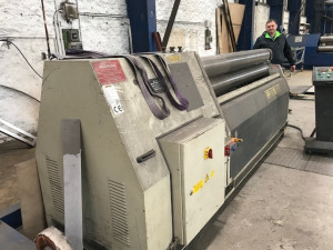 Bild zu Blech-Rundbiegemaschine  SAHINLER