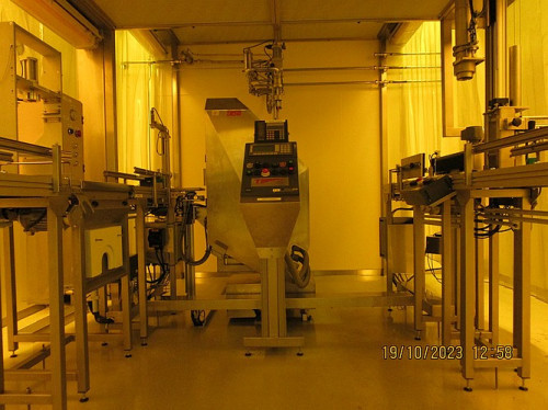 41937: Abf&uuml;llanlage f&uuml;r Fl&uuml;ssigkeiten unter Fremdpartikelschutz  TISCHO