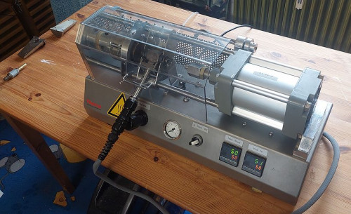 42213: Labor-Spritzgießmaschine  THERMO