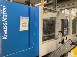 Bild zu Spritzgießmaschine  KRAUS MAFFEI