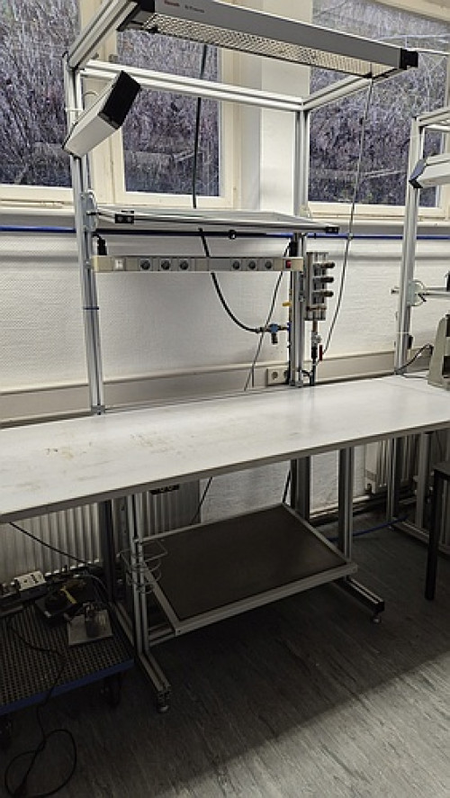 42265: Arbeitstische  BOSCH