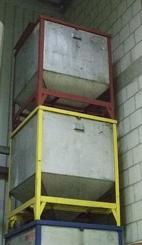 42370: Zwischen-Silos 