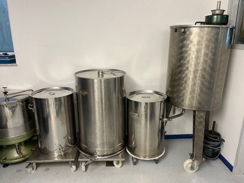 42389: fahrbare Edelstahlf&auml;sser 