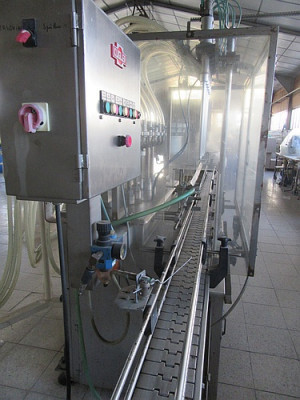 Bild zu Reihen-Abfüll- und Verschließmaschine  KUGLER