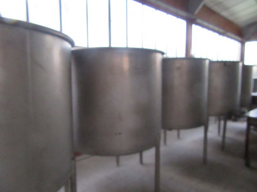 42408: Edelstahltanks mit Deckel 